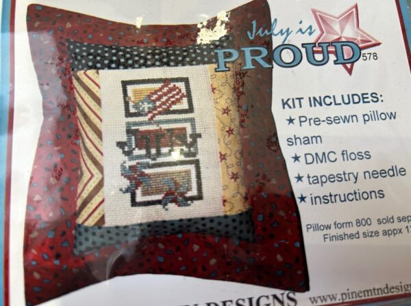 Pine Mountain July is Proud Flange Pillow Kit