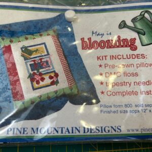 Pine Mountain May is Blooming Flange Pillow Kit